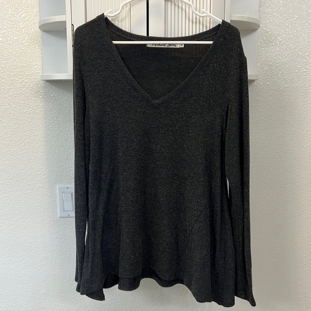 ⭐️ Michael Stars V-Neck Flowy Sweater ⭐️